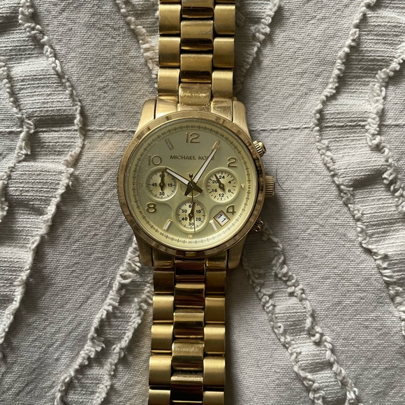 Michael Kors gold watch - Picture 1 of 2